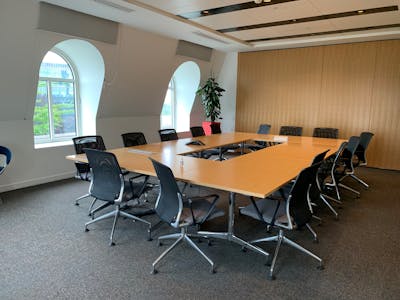 Abbots House, 189 Abbey Street, Reading, Office To Let - Meeting room.jpg