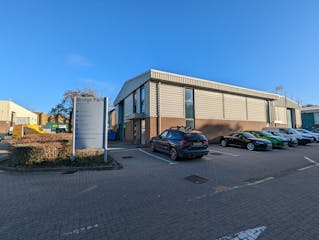 Unit 3 Bridge Park, Merrow Lane, Guildford, Warehouse & Industrial To Let - PXL_20221206_130956945.jpg