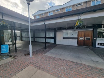 8 The Vineyards, Great Baddow, Retail To Let - 20220401_145003.jpg