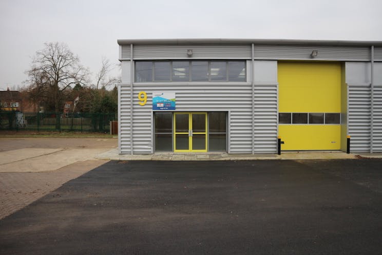 Unit 9 Oxford Road Industrial Estate, Reading, Industrial / Warehouse To Let - Oxford Road Industrial Estate Unit 9.JPG
