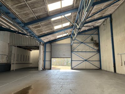 Unit E, Pantglas Industrial Estate, Caerphilly, Industrial To Let - IMG_7169.jpeg