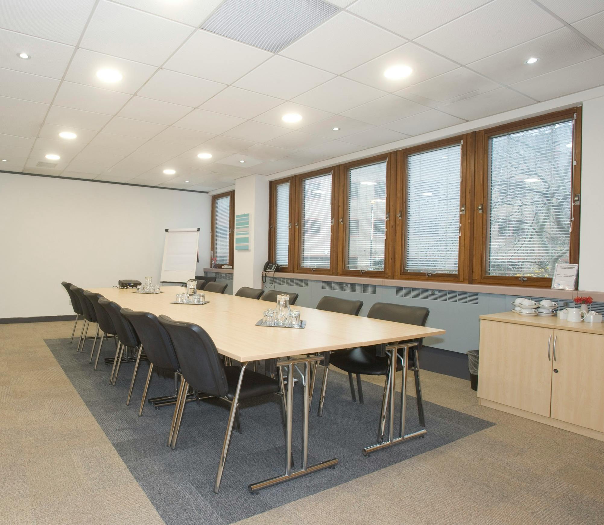 Office in Epsom - photo 4