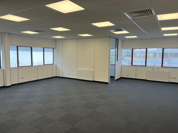 1A Broadfields Court, Aylesbury, Offices To Let / For Sale - IMG_5183.JPG