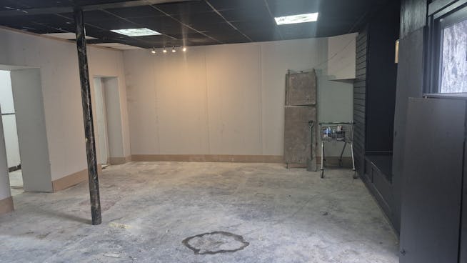 204 London Road, Glasgow, Retail To Let - 20250723_153435.jpg