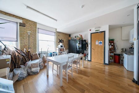 Unit 11, Shepperton House, London, Office Lease Assignment - 1312080296852aa89d8b11ARW1.jpg