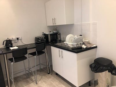 4 Wilmington Close, Watford, Office To Let / For Sale - 7.jpg