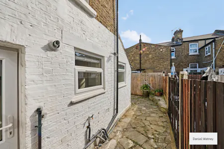 Frobisher Street, London, Terraced house To Let - Rear Garden