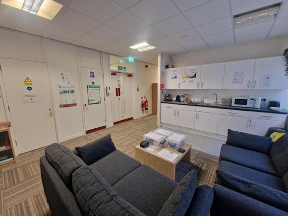 Clifton House (Ground Floor), Bunnian Place, Basingstoke, Office To Let - 20260420_144039.jpg