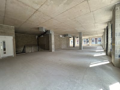 Block H, Unit 5, London, Leisure To Let - IMG_1075.JPG