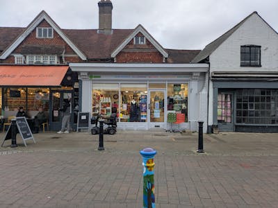 125 High Street, Cranleigh, Investment / Retail For Sale - PXL_20251208_085205732.jpg