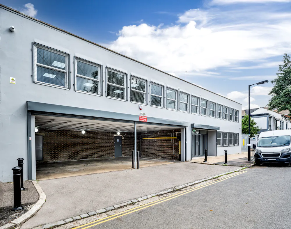 18 Manor Grove - External 4.jpg