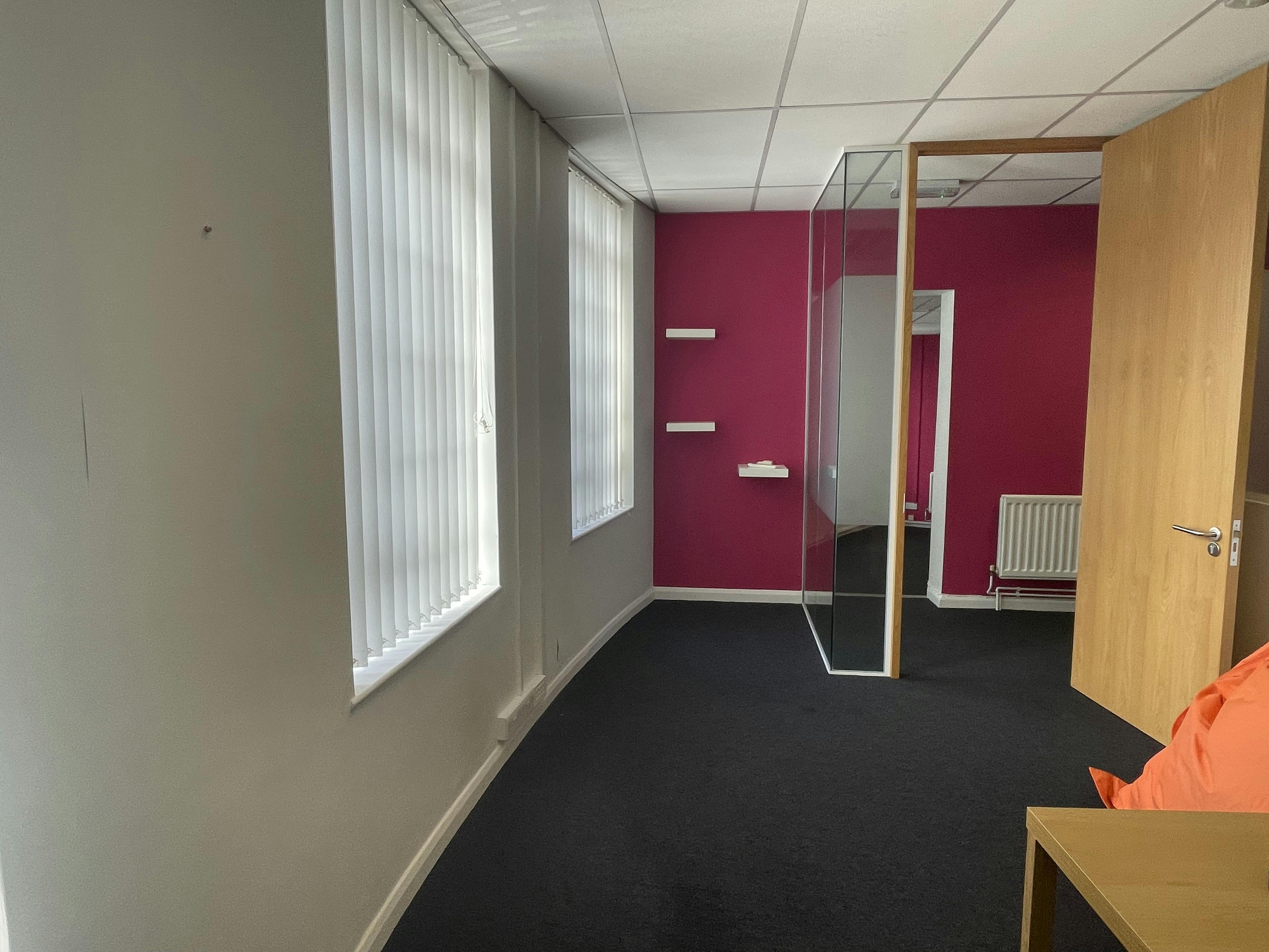 1st Floor, 4 North Street, Leatherhead, Offices, To Let Hurst Warne