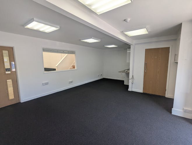 Unit 2 Larchwood Business Centre, Larchwood Avenue, Havant, Warehouse & Industrial To Let - PXL_20240624_075651435.jpg