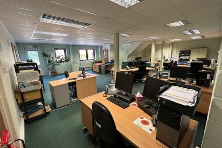 6 Peerglow Centre, Ware, Office To Let - 5.jpg
