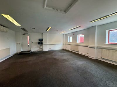 1 Willow Road, Poyle Industrial Estate, Slough, Industrial / Warehouse To Let / For Sale - IMG_6574.JPEG