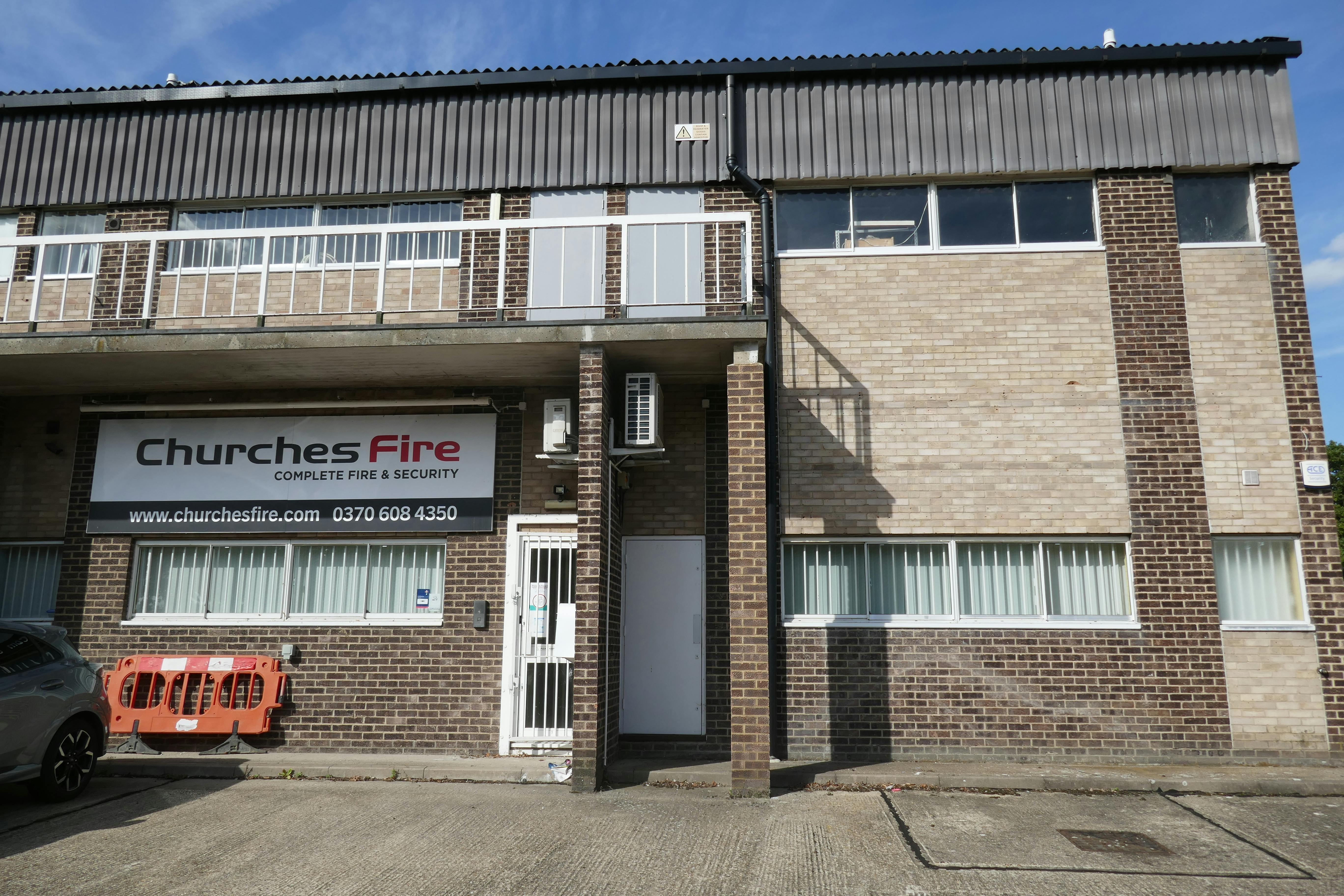 Units 32-33,38,39, Oakwood Hill, Loughton, Industrial / Offices / Other To Let - P1000920.JPG