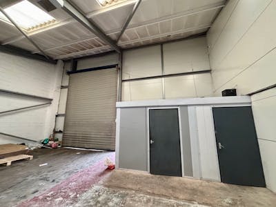 Unit 16B, Springvale Industrial Estate, Cwmbran, Industrial To Let - IMG_6995.jpg