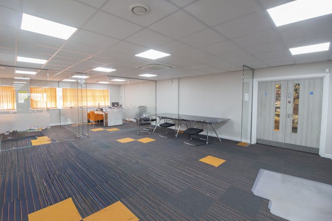 Unit 8 Maple Grove Business Centre, Hounslow, Industrial / Warehouse To Let - 8.jpg
