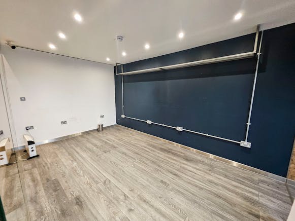 32-34 Fourth Way, Wembley, Industrial / Warehouse To Let - 4.jpg