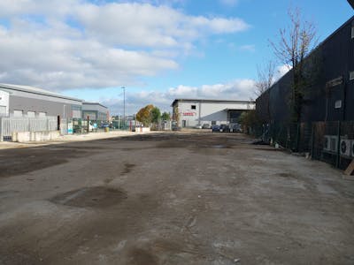 Yard At Blackthorne Road, Slough, Open Storage / Industrial To Let - IMG20241114WA0002.jpg