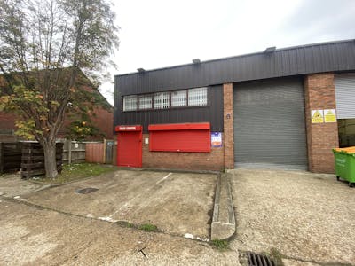 Units 2 & 4, 79 Sumner Road, Croydon, Industrial / Warehouse To Let - 79 Sumner Rd Croydon 1.jpg