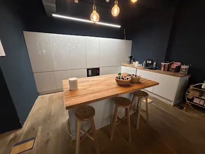9 Holyrood Street, London, Office To Let - Kitchen 2.jpg