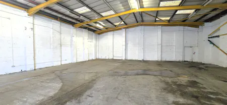 Unit 12, Unit 13 & Unit 14, Lyndean Industrial Estate, London, Industrial To Let - 20251201_122429(0) - Edited.jpg