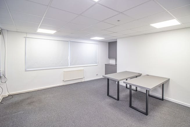 Unit 10, Britannia Industrial Estate, Poyle, Industrial / Warehouse To Let - 5 _1.jpg