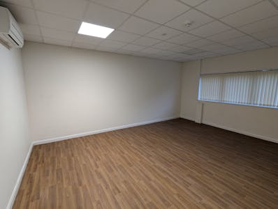Tandy House, Watford, Warehouse To Let - PXL_20250211_144026291.jpg