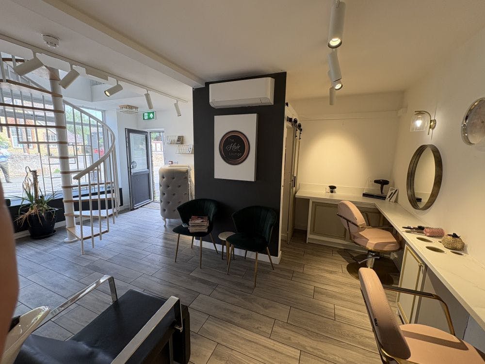 'The Hair Lounge' Merton Road, Bicester, Office / Retail To Let - image00007.jpg