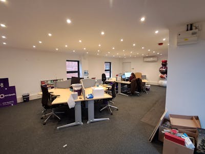 Suite 2, Maiden Lane Centre, Reading, Office To Let - 20251124_144753.jpg