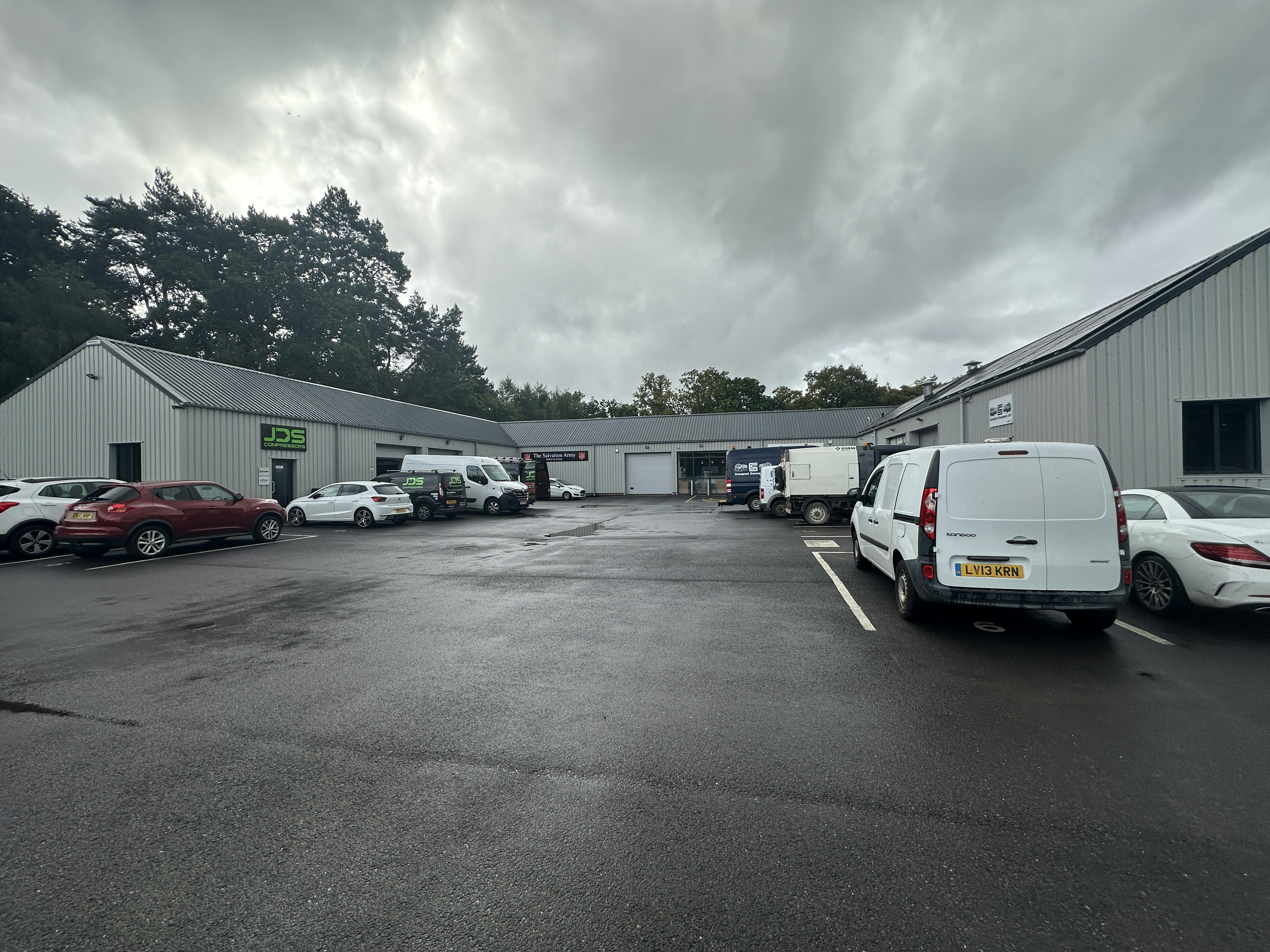 Unit 6 Dracott Park, Normandy, Industrial / Warehouse To Let - IMG_9584.JPG
