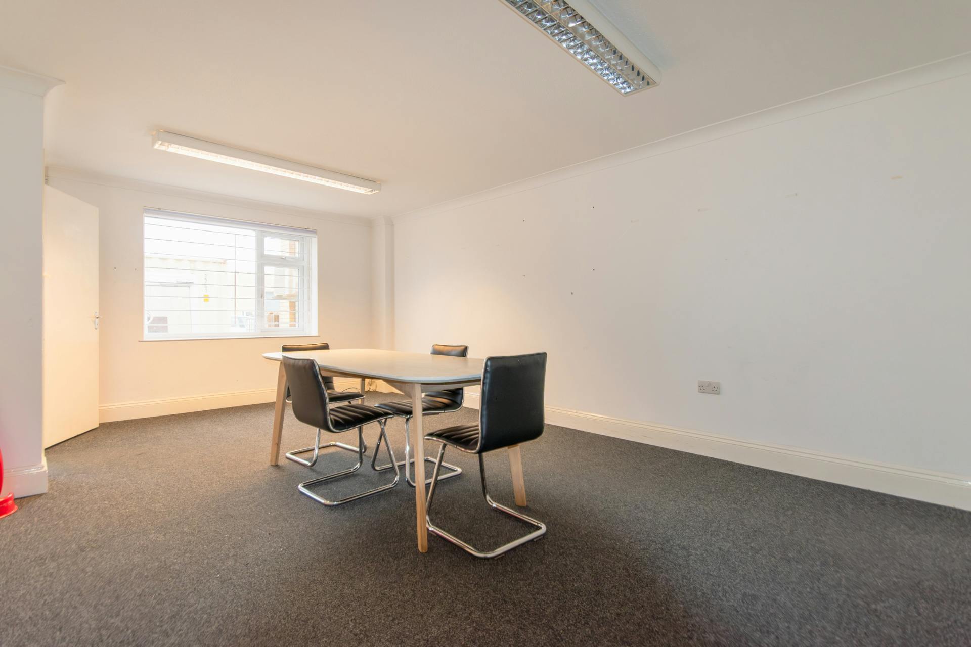 Industrial Unit in Verwood - photo 4