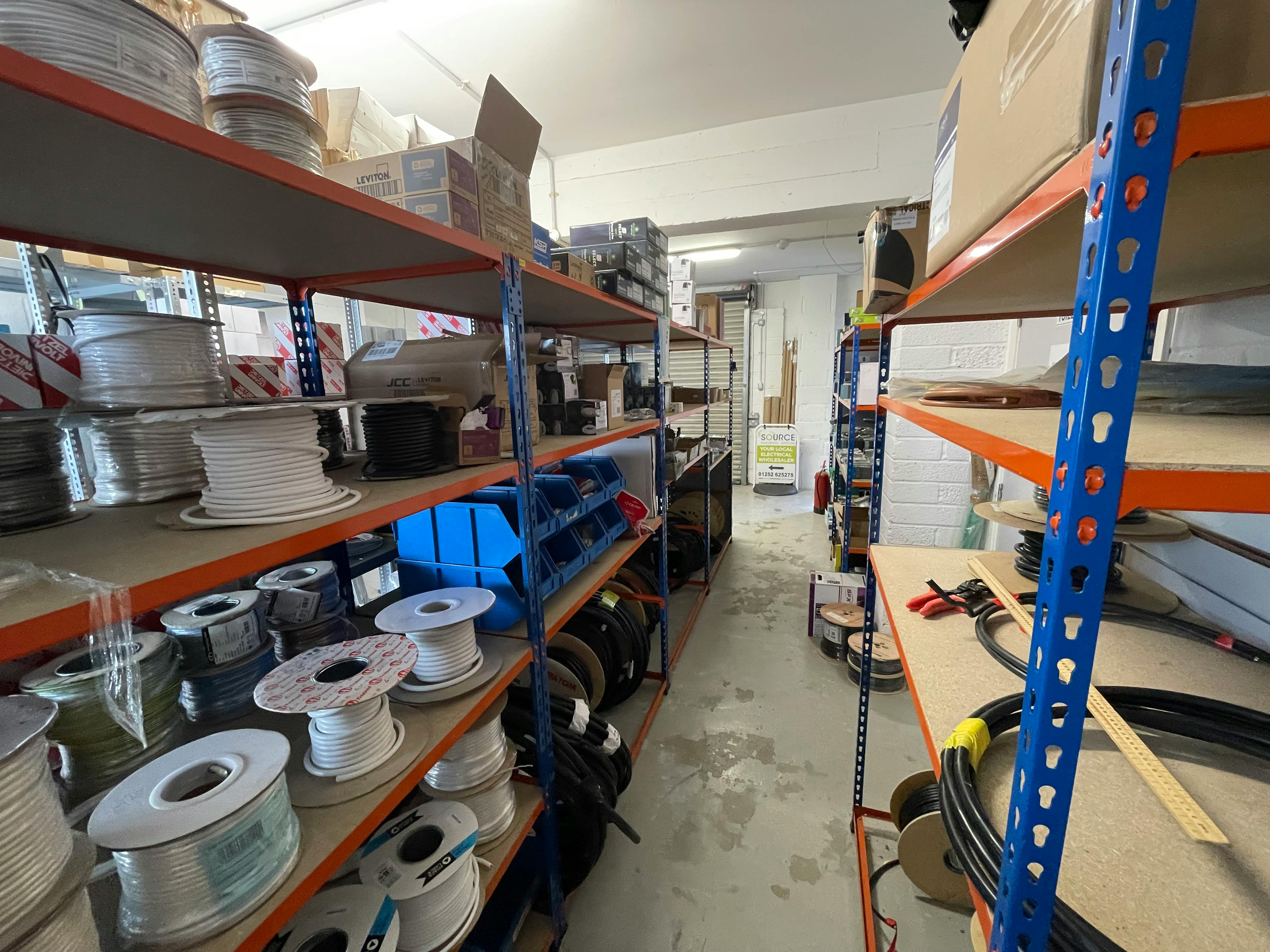 Unit 3 Avondale Business Centre, Fleet, Warehouse & Industrial To Let - IMG_4718.jpg