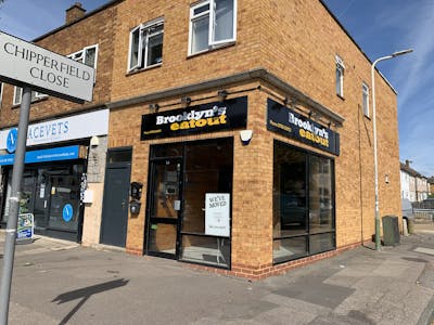 13 Willow Parade, Upminster, Retail To Let - IMG_9895.jpg