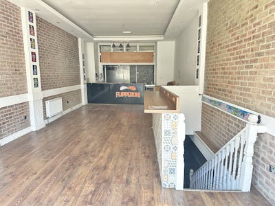 112 Askew Road, London, Restaurant / Retail To Let - 46B1ED3253E84C89B32231A8C61AC029.jpeg