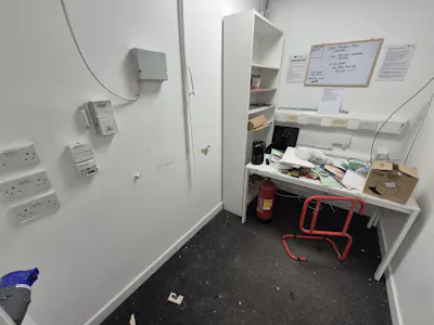 Unit 14, Castleford, Retail Lease Assignment - 20260612_115845.jpg