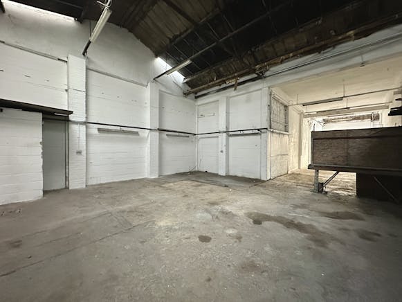 Unit C3, Holly Street Trading Estate, Luton, Industrial To Let - IMG_4512.JPG