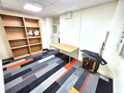 2 Warren Street, Stockport, Retail To Let - 20260331_111538.jpg