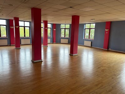 307 Cricklewood Broadway, Cricklewood, Leisure / Office To Let - 1.jpg