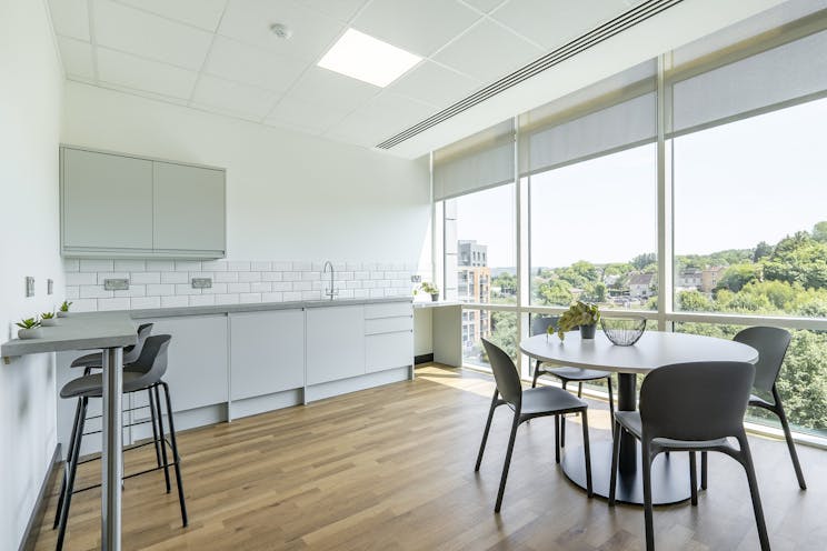 Fourth Floor, Kingsgate House, 62 High Street, Redhill, Offices To Let - IW160625GKA055.jpg
