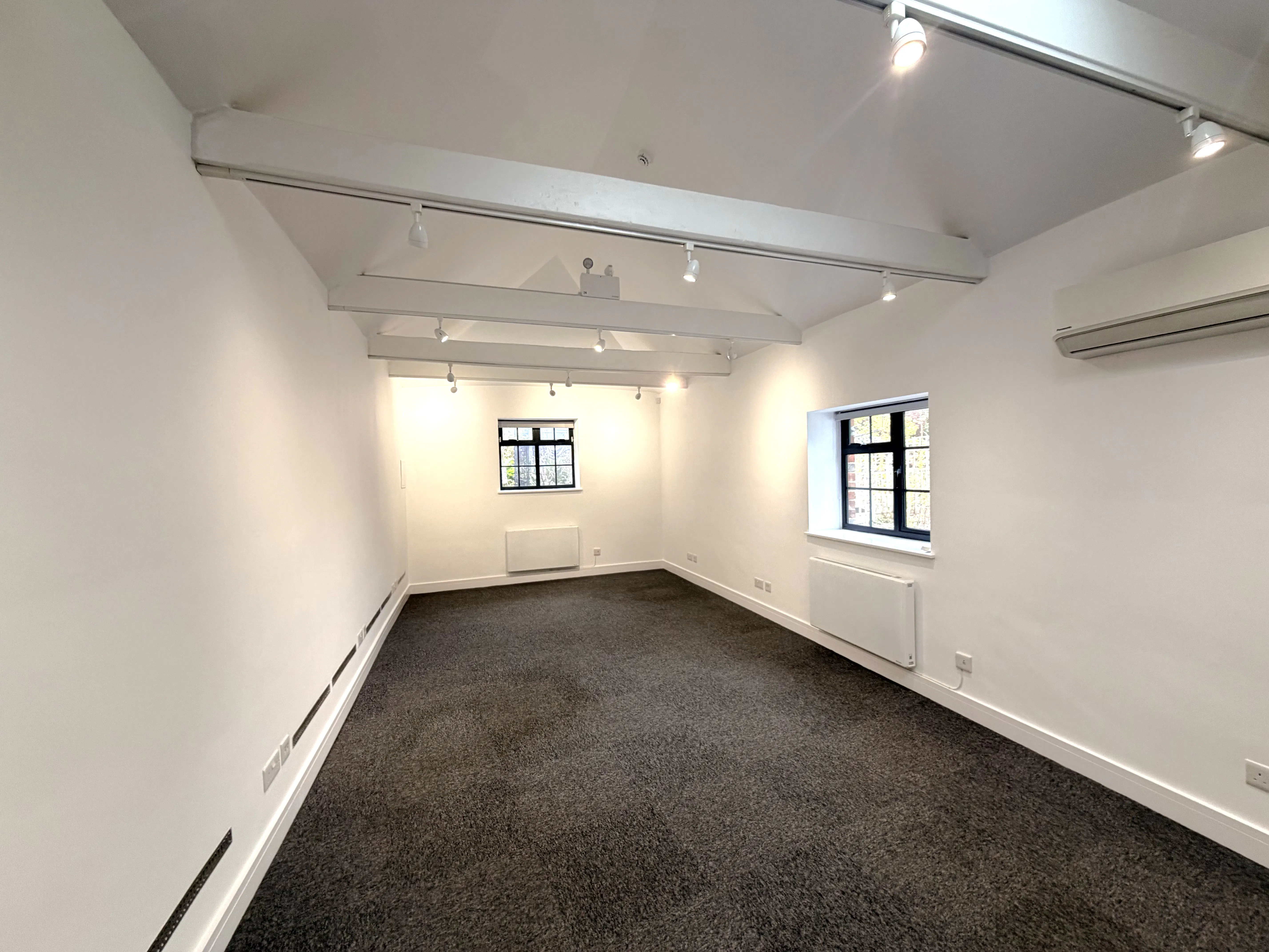 24 High Street, Steyning, Office To Let / For Sale - IMG_8072.jpeg