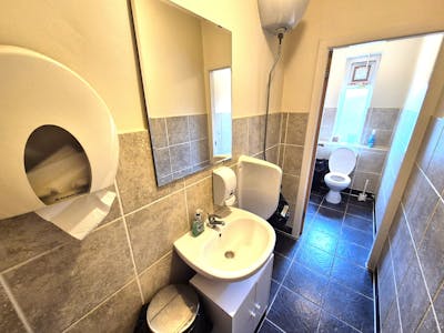Office 4, Second floor, Rohans House, Stockport, Office To Let - 20250912_125455.jpg