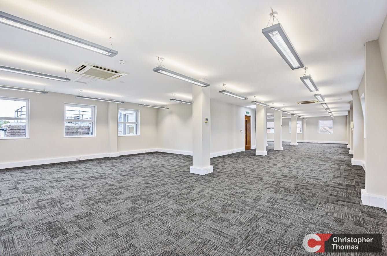 Europa House, Gerrards Cross, Office To Let - 6115c48efc5b4ec0b51b173fe0d6c47c.jpg