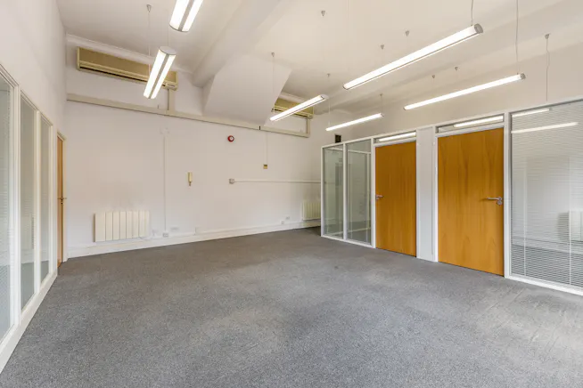 1-2 Broadway Court, Chesham, Offices To Let / For Sale - 108313_1 Broadway Court High Street  (18).jpg