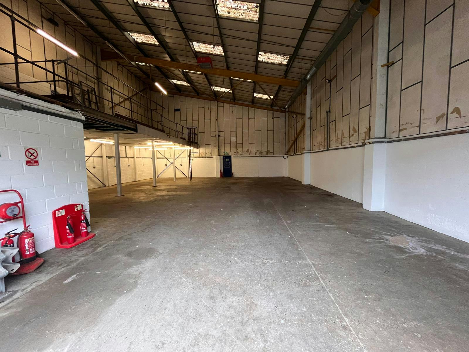 Unit H Progress Road, Sands Industrial Estate, High Wycombe, Industrial To Let - WhatsApp Image 2026-01-26 at 12.17.22.jpeg