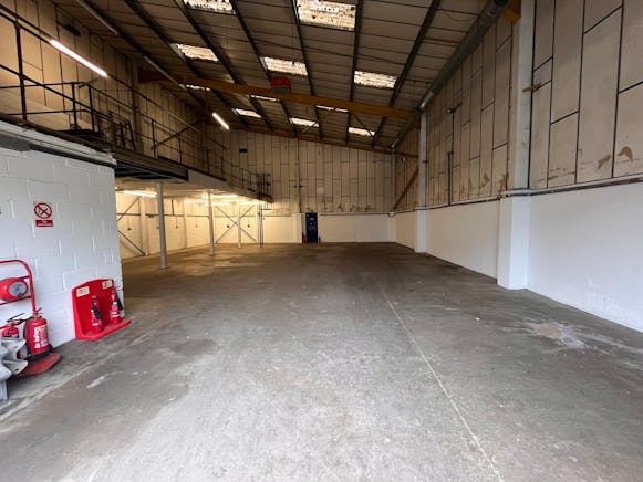 Unit H Progress Road, Sands Industrial Estate, High Wycombe, Industrial To Let - WhatsApp Image 2026-01-26 at 12.17.22.jpeg