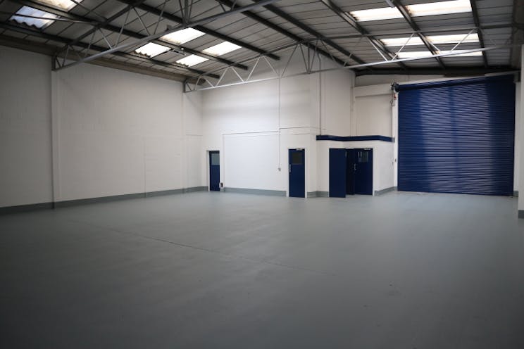 Unit 7 Oxford Road Industrial Estate, Reading, Industrial / Warehouse To Let - Oxford Road Industrial Estate Unit 7 Interior 1.JPG