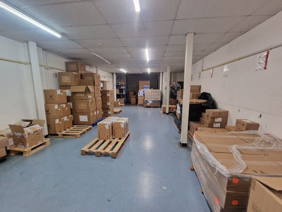 Unit 2 The Rutherford Centre, Basingstoke, Industrial To Let - 20251118_161852  Unit 2.jpg