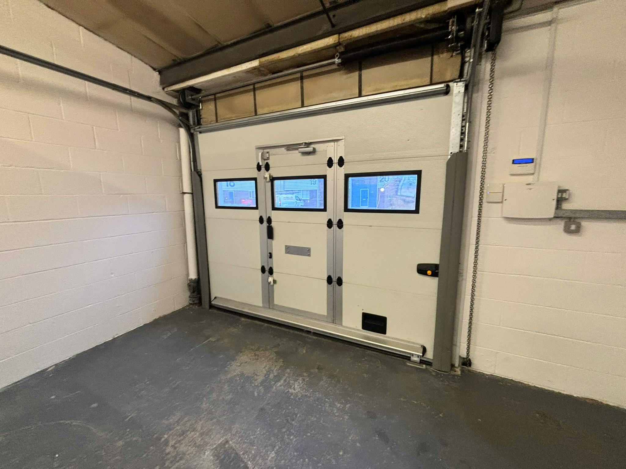 Industrial Unit in Fareham - photo 4